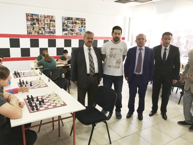 Burhaniye’de Satranç Ve Akıl Oyunları Sınıfı Açıldı