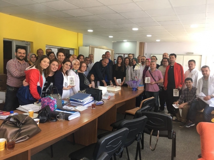 Fatsa’da Öğretmen Şiir Kitabı Çıkardı