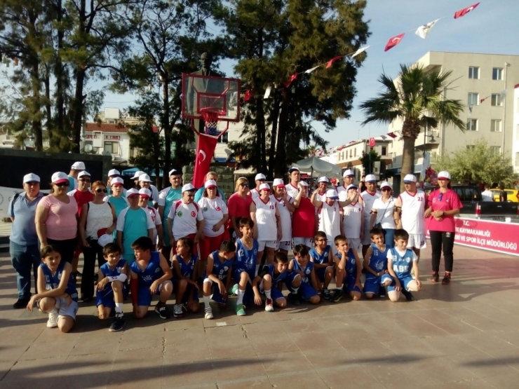 Ayvalık’ın Sevgilisi Müjdat Kurt İçin Sokak Basketbol Turnuvası Bu Yıl 2. Kez Düzenlendi