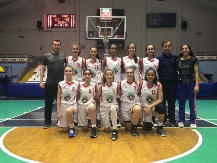 Turgutlu Belediyespor’un Kızları Namağlup Şampiyon