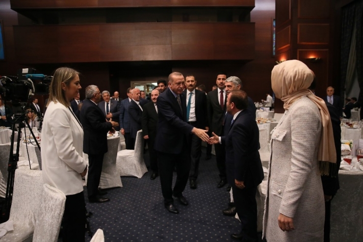 Cumhurbaşkanı Erdoğan, Türk Bayrağını Pkk’lıya Bırakmayan Kadını Aradı