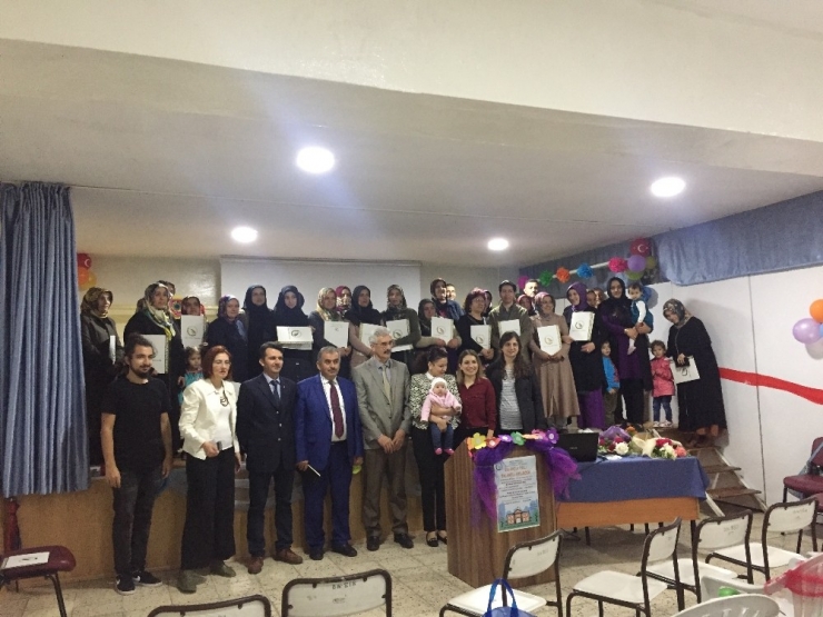 Düzceli Ailelere ’Bilinçli Veli Bilinçli Gelecek’ Eğitimi