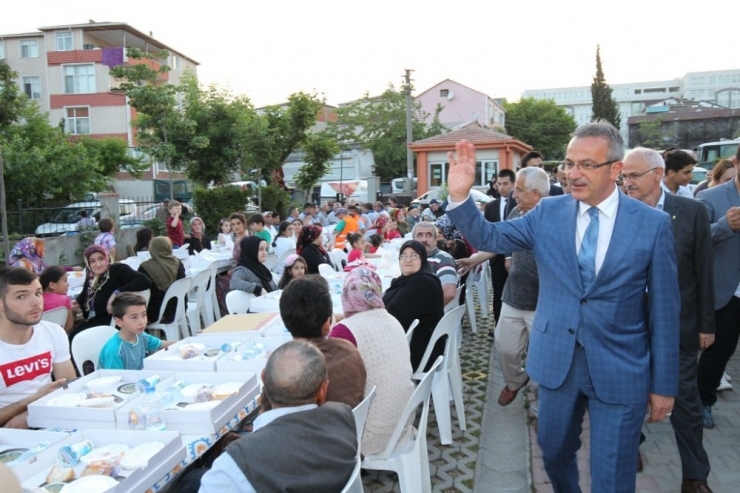 Mevlana Mahallesi İftarda Buluştu