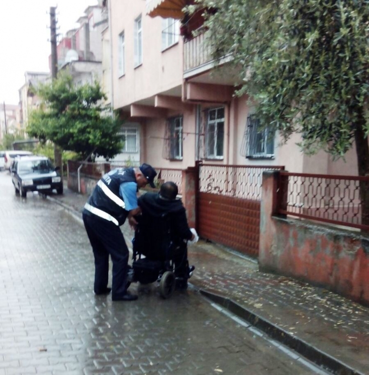 İzmit Zabıtası Engelleri Kaldırıyor