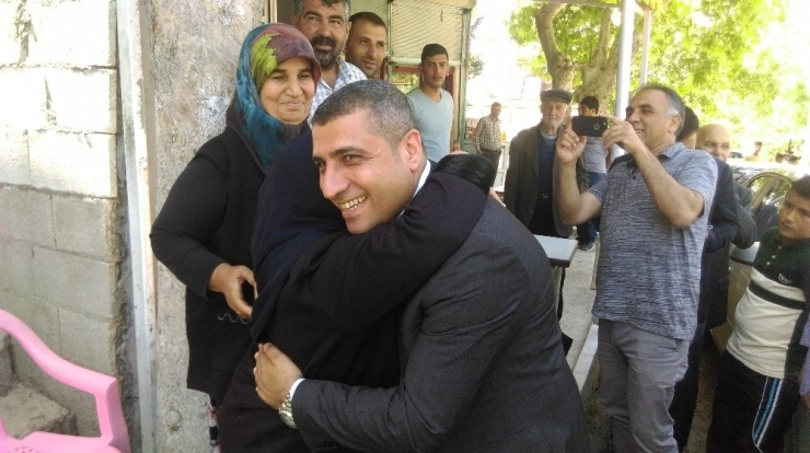 Taşdoğan’dan Adaylık Sevincini Annesi İle Yaşadı