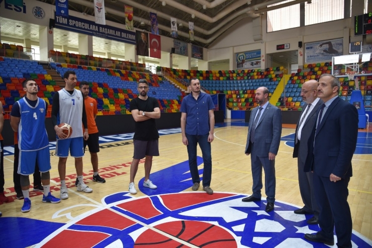 Başkan Pekyatırmacı Basketbol Takımına Güveniyor