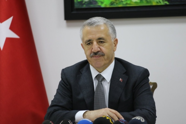 Bakan Arslan: "Türkiye’yi Deaş’ın Destekleyicisi Gösteren Wikipedia’nın Yayın Yapma Şansı Yok"