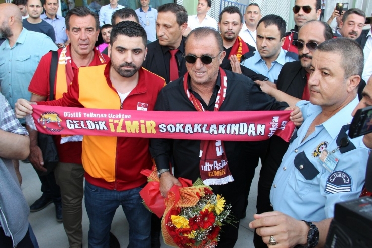 Galatasaray Şampiyon Gibi Karşılandı
