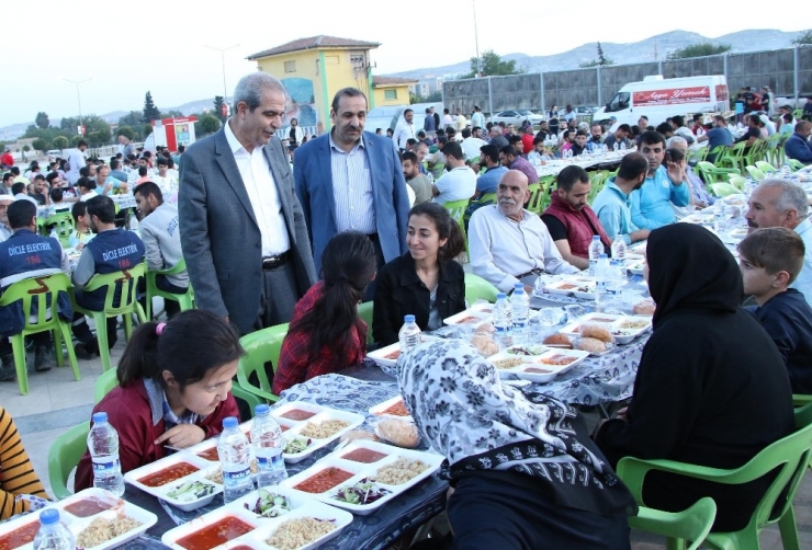 Demirkol Ramazan Sofralarında Vatandaşlarla Bir Araya Geliyor