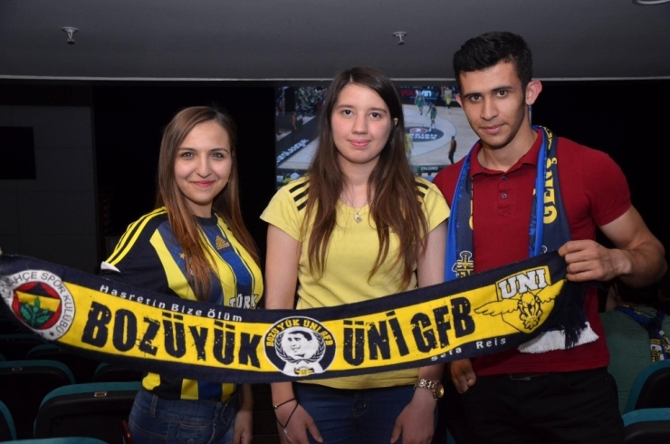 Fenerbahçeliler Basketbol Heyecanını Dev Ekranda Yaşadı
