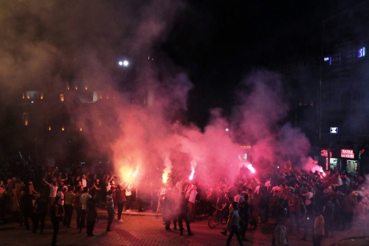 Galatasaray’ın Şampiyonluğu Malatya’da Kutlandı