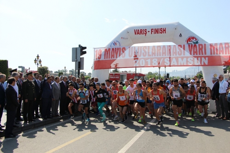 19 Mayıs Uluslararası Yarı Maratonu Koşuldu