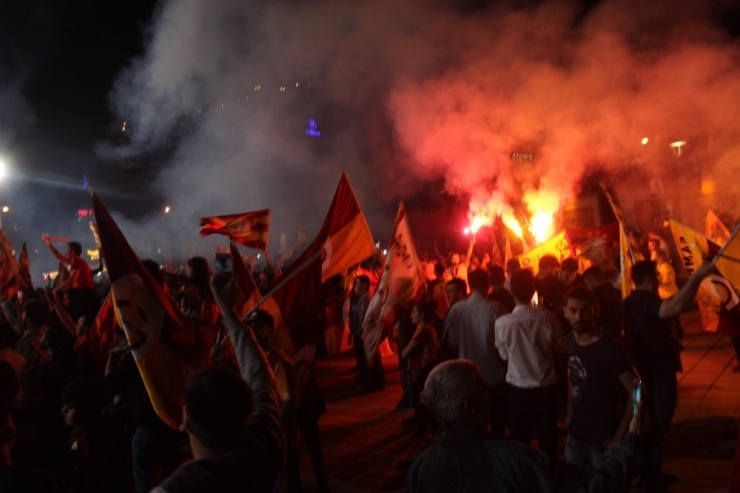 Galatasaray’ın Şampiyonluğu Kayseri’de De Coşkuyla Kutlandı