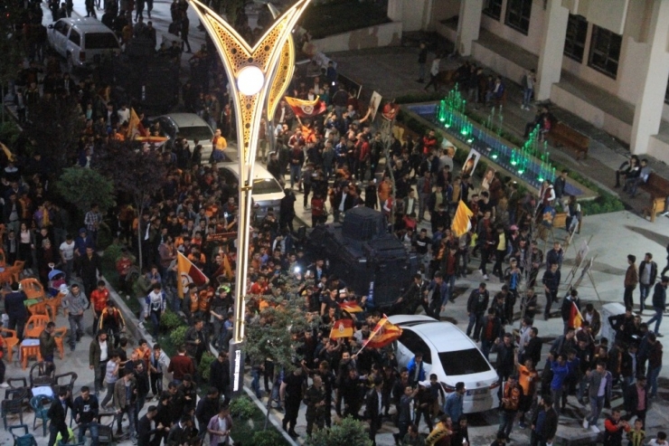 Hakkari’de Galatasaray Coşkusu Sokaklara Taştı