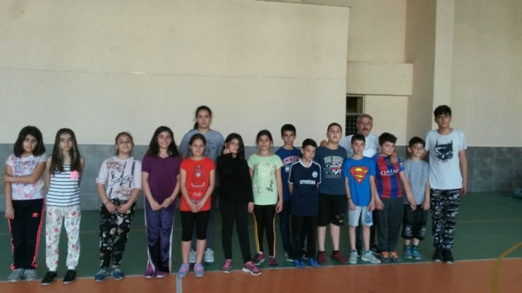 Burhaniye’de İlk Kez Açılan Boks Kursu İlgi Gördü