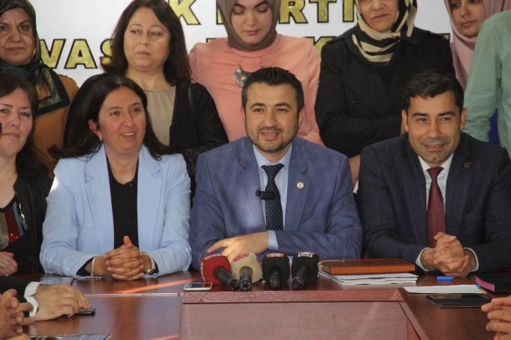 Ak Parti’de Sivas’ta Hedef 5’te 5