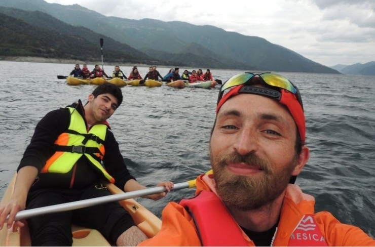 Bafralı Gençlerden Şahinkaya Kanyonu’na Kano İle Nefes Kesen Yolculuk