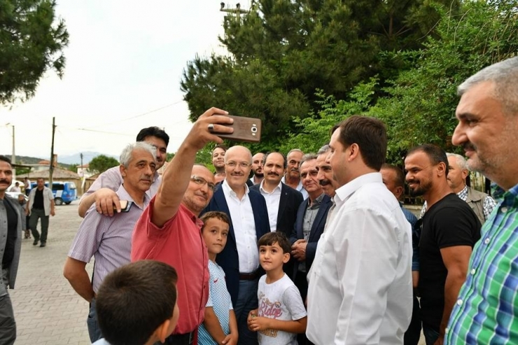 Ak Parti Balıkesir’i Karış Karış Geziyor