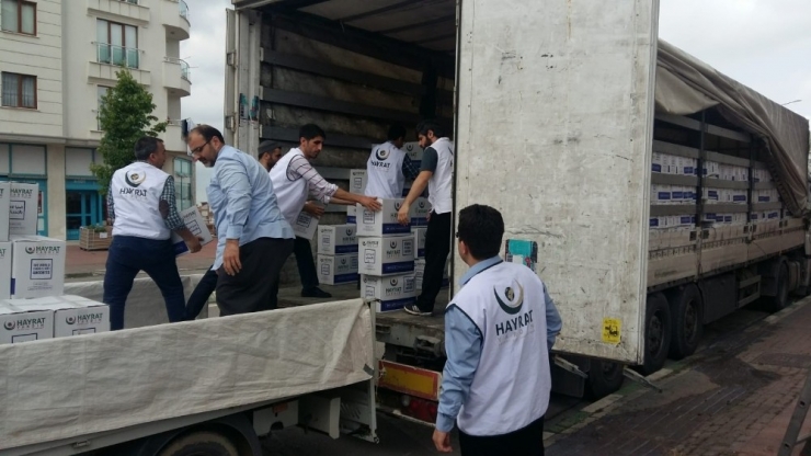 Kocaeli’den Doğu Guta’ya Bir Tır Dolusu Yardım Malzemesi