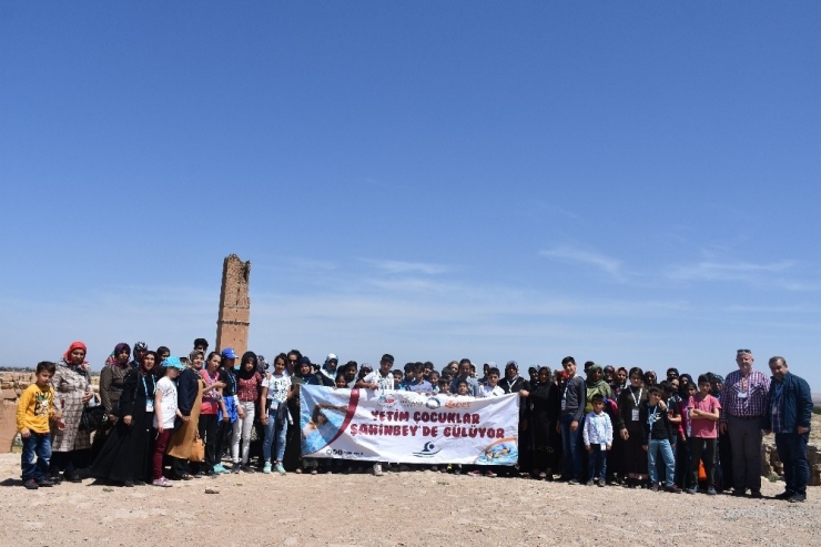 Yetimlerin Yüzü Şahinbeyle Güldü