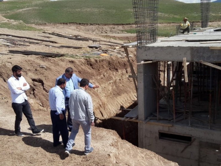 Müdür Tevke, Okul İnşaatlarını İnceledi
