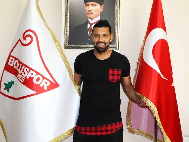 Boluspor’un Yıldız Oyuncusu Santos Veda Etti