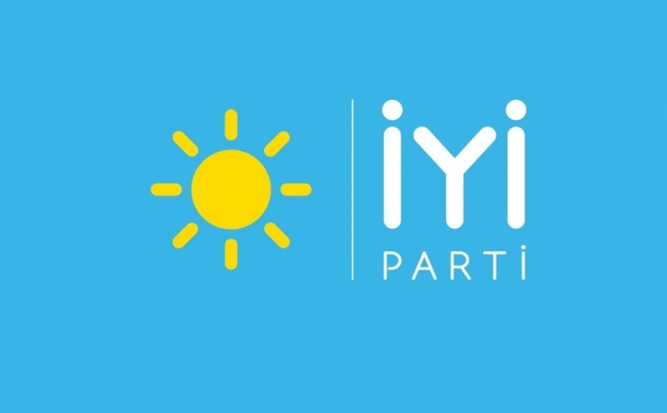 İyi Parti Uşak’ta İstifalar