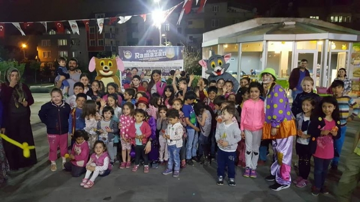 Körfez’de Ramazan Coşkusu Demokrasi Ve Şehitler Meydanı’nda