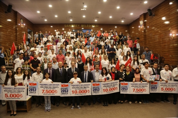 Geleceğin Türkiye’sini Kalemleriyle İnşa Ettiler