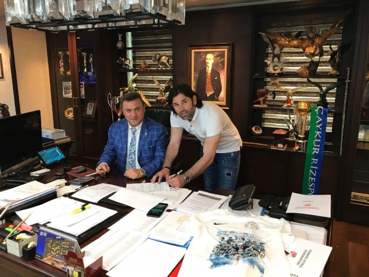 Çaykur Rizespor Teknik Direktörleri İbrahim Üzülmez İle Nikah Tazeledi