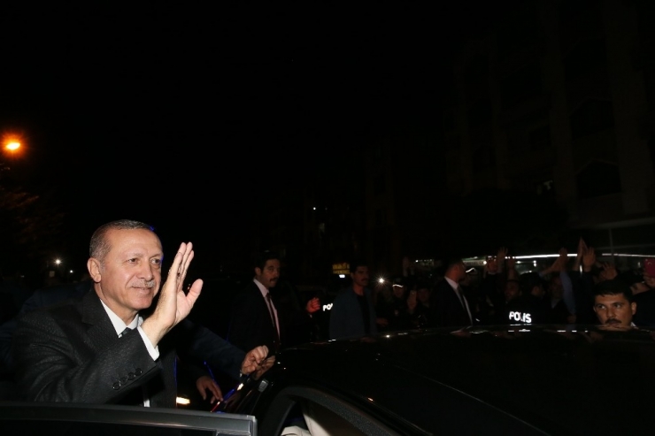 Cumhurbaşkanı Erdoğan Abdulhakim Arvasi Hazretleri’ni Ziyaret Etti