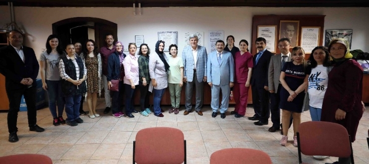 Başkan Karaosmanoğlu’dan Gazi Lisesine Ziyaret