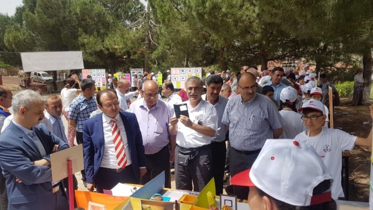 Kula’da Tübitak 4006 Bilim Fuarı