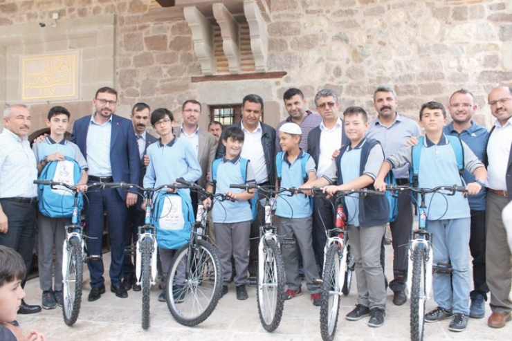 Sabah Namazına Katılan Öğrenciler Ödüllendirildi