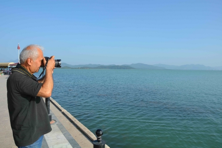 Köyceğiz Gölü Turkuaz Rengiyle Büyülüyor
