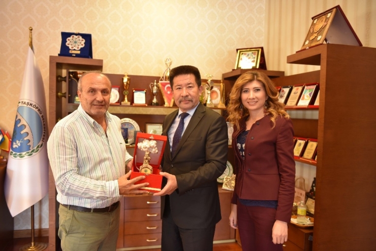 Türksoy Temsilcileri’nden Başkan Arslan’a Ziyaret