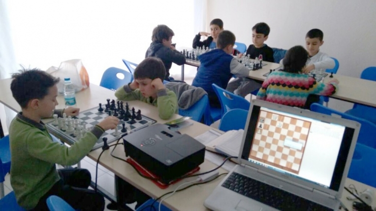 Küçükler Satranç Tahtasında Hünerlerini Sergileyecek