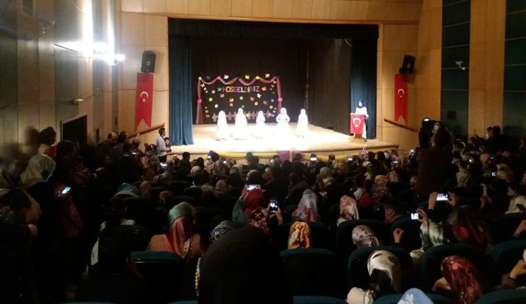 Tatvan’da Minik Öğrenciler İçin Mezuniyet Programı