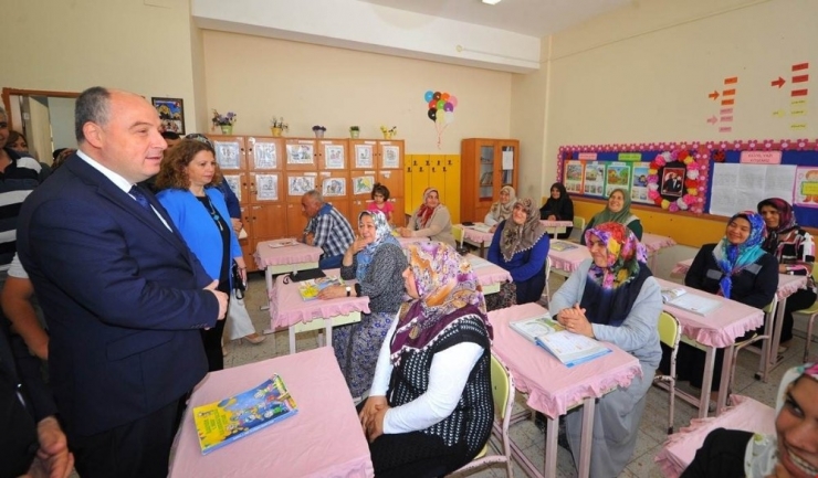 Osmaniye’de Açılan Okuma Yazma Kursları İlk Mezunlarını Verdi