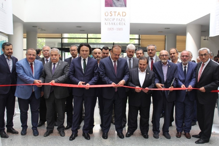 Konya’da Necip Fazıl Kısakürek Kitaplarıyla Ve Mısralarıyla Anıldı