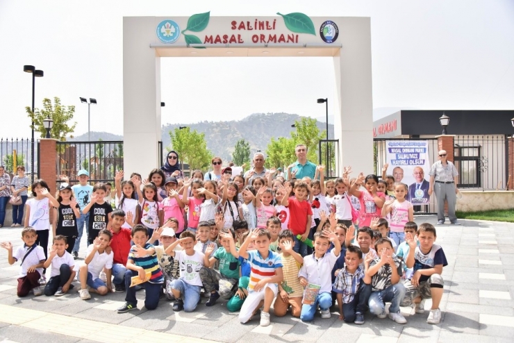 Çocuklar Hem Kitap Okudu, Hem Eğlendi