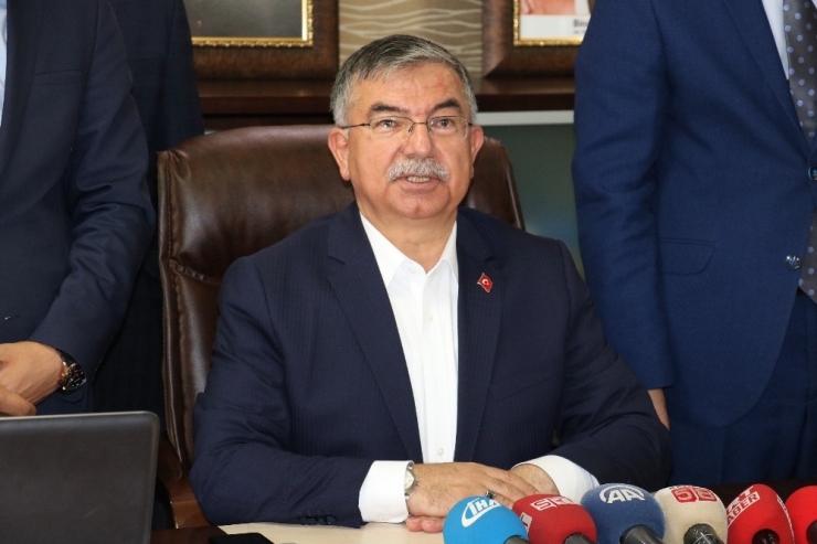 Milli Eğitim Bakanı Yılmaz: "Türkiye’nin Tökezlemesini Bekleyenler Var"