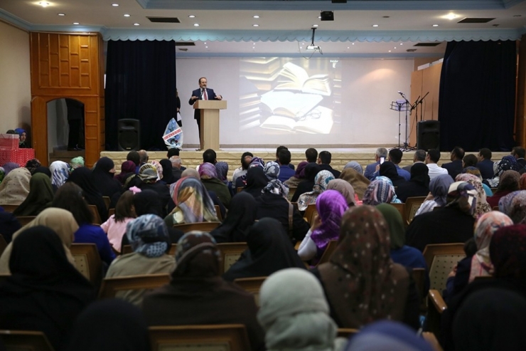 Okuma Yazma Kurslarını Tamamlayan Kursiyerlere Diplomaları Verildi