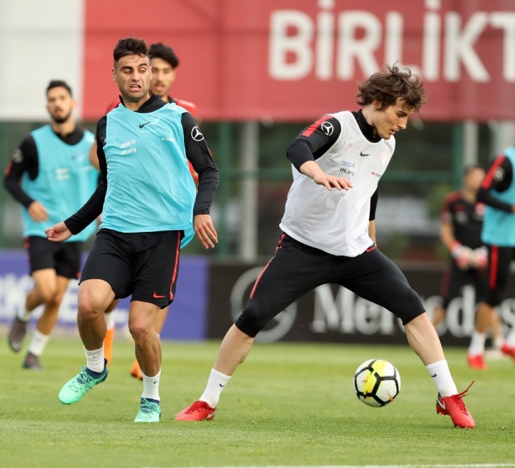 A Milli Takım’da Sinan Bolat İlk Antrenmanına Çıktı