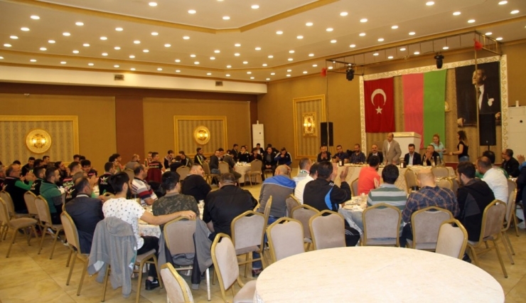 Isparta Valisi Şehmus Günaydın, 32 Gençlik İle Sahur Yaptı