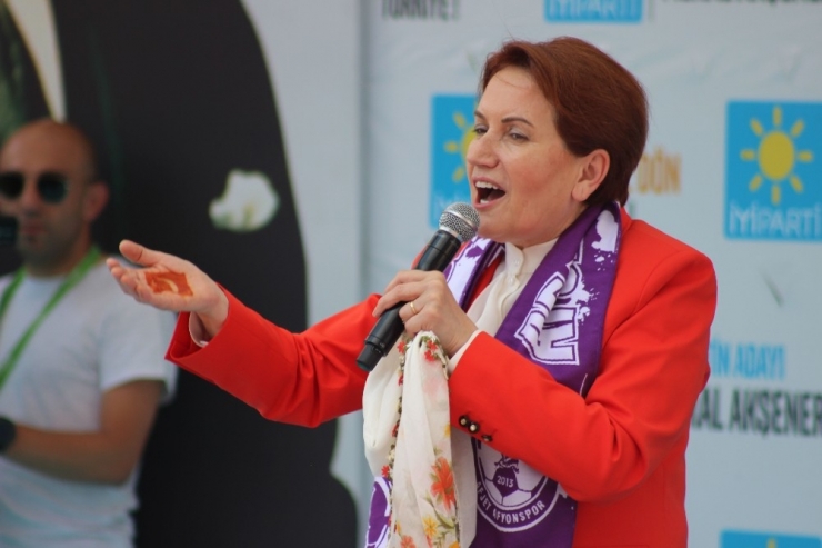 Akşener Afyonkarahisar’da Beklediği İlgiyi Bulamadı