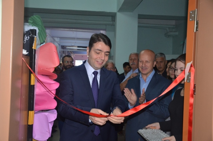 E-twinning Projesi Fotoğraf Sunum Sergisi Açıldı