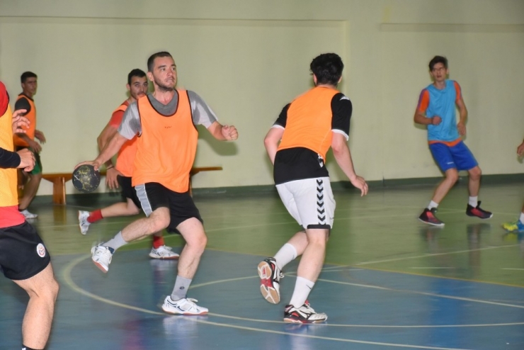 Nazilli Belediyespor Hentbol Takımı Finalde