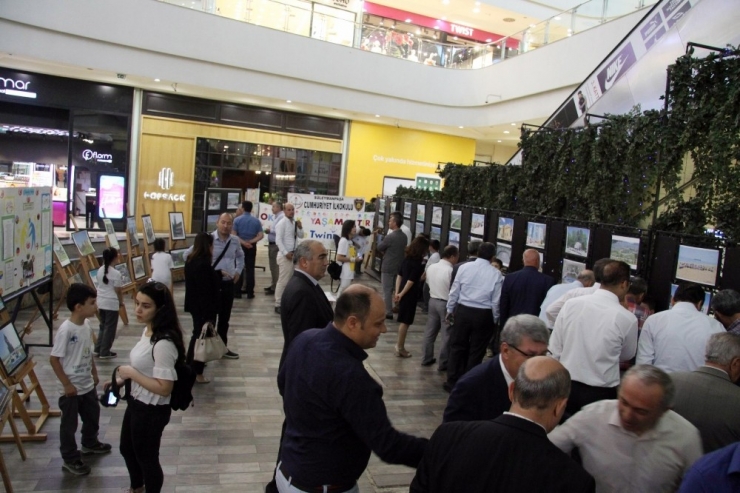 Okumak Yaşamaktır Projesi’nin Sergisi Açıldı