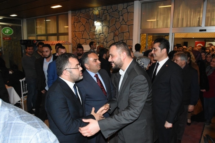 Ak Parti Ailesi İftarda Bir Araya Geldi